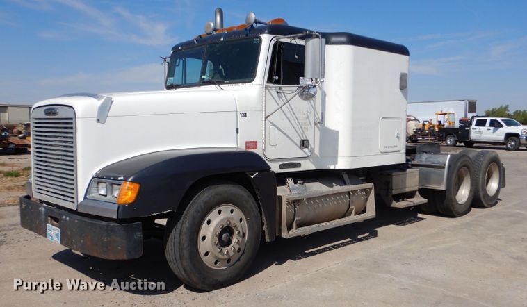 image for item DM2499 1993 Freightliner FLD  semi truck