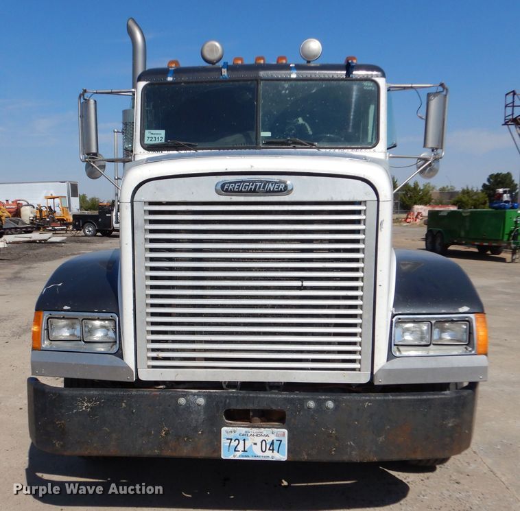 image for item DM2499 1993 Freightliner FLD  semi truck