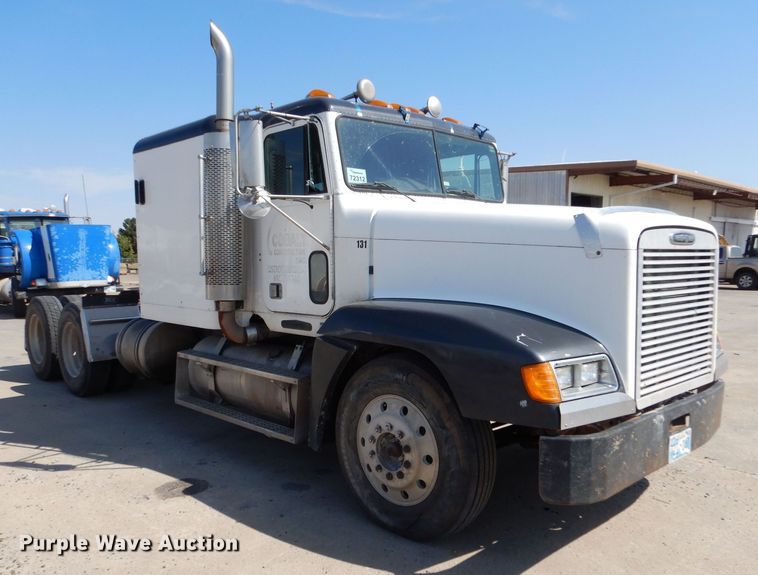 image for item DM2499 1993 Freightliner FLD  semi truck