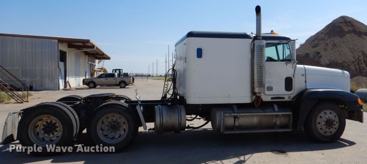 image for item DM2499 1993 Freightliner FLD  semi truck