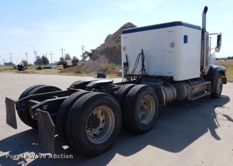 image for item DM2499 1993 Freightliner FLD  semi truck