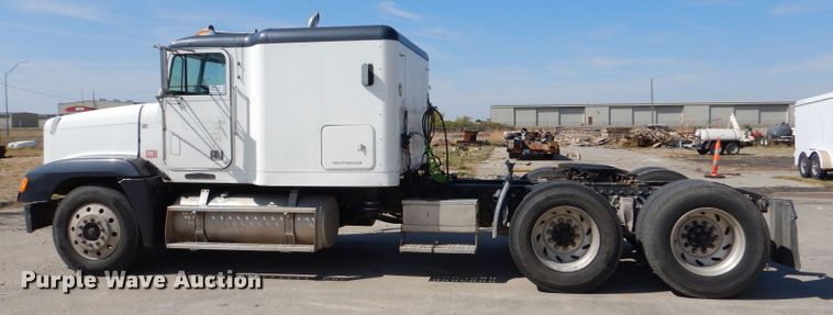 image for item DM2499 1993 Freightliner FLD  semi truck