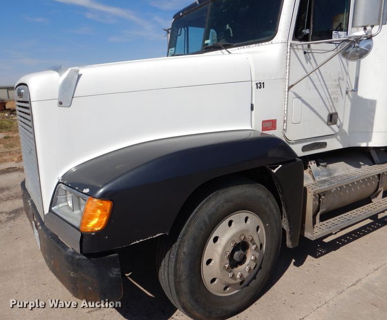 image for item DM2499 1993 Freightliner FLD  semi truck