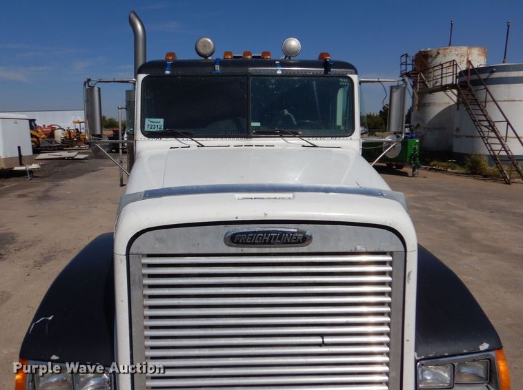 image for item DM2499 1993 Freightliner FLD  semi truck