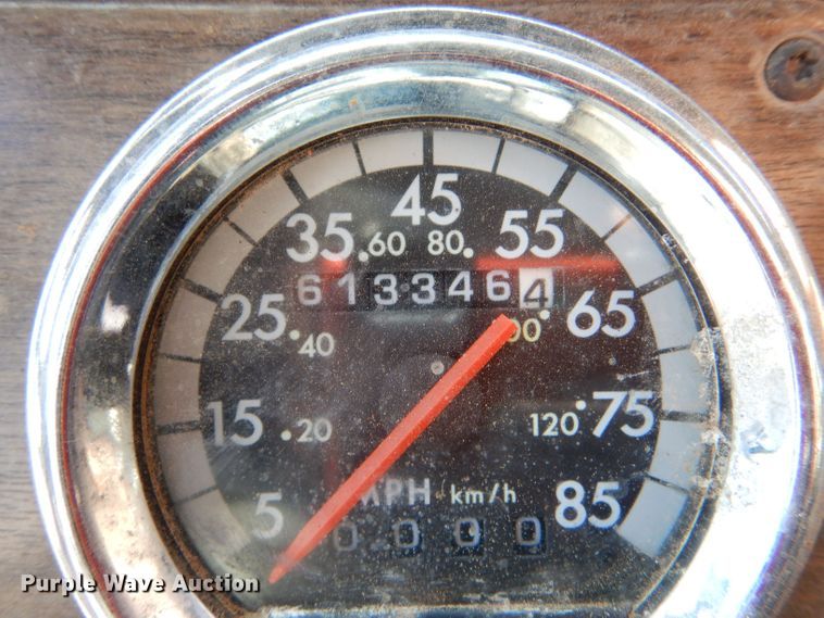 image for item DM2499 1993 Freightliner FLD  semi truck