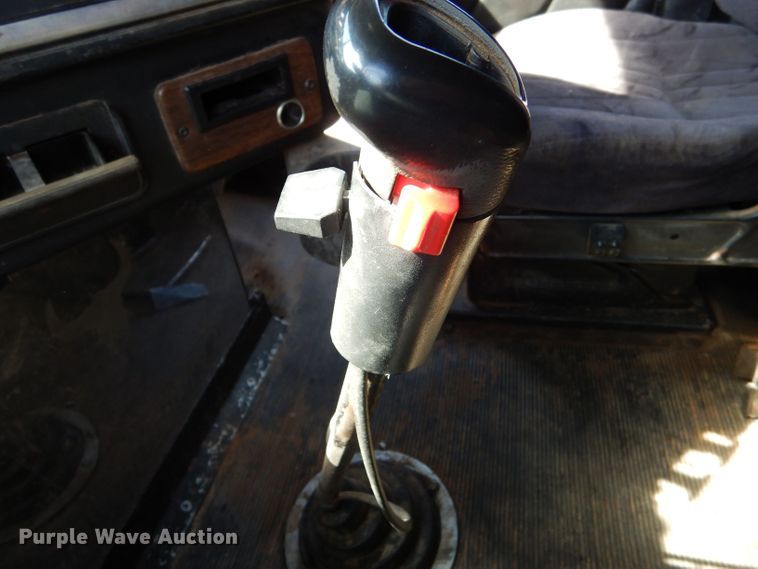 image for item DM2499 1993 Freightliner FLD  semi truck