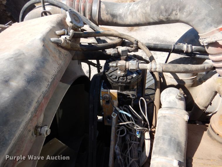 image for item DM2499 1993 Freightliner FLD  semi truck