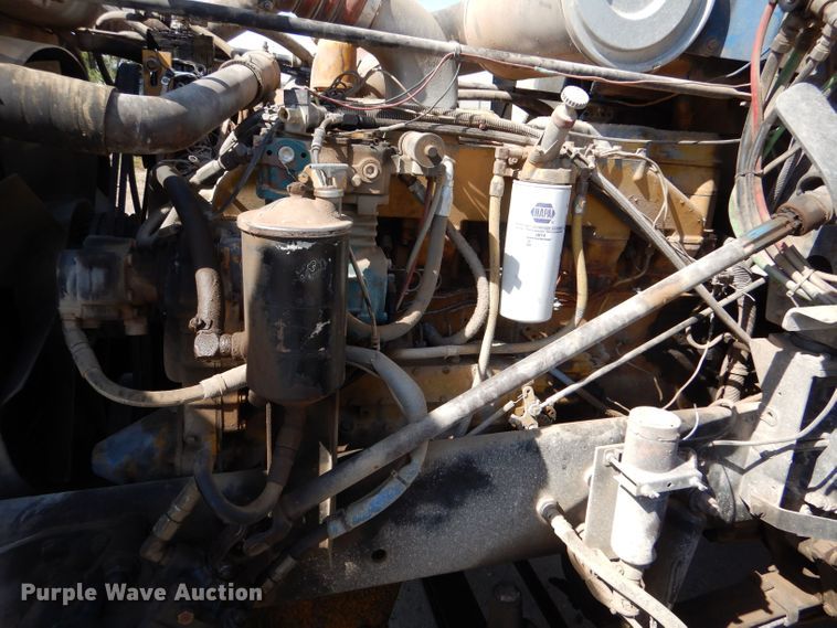 image for item DM2499 1993 Freightliner FLD  semi truck