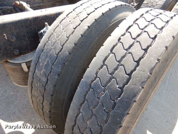 image for item DM2499 1993 Freightliner FLD  semi truck