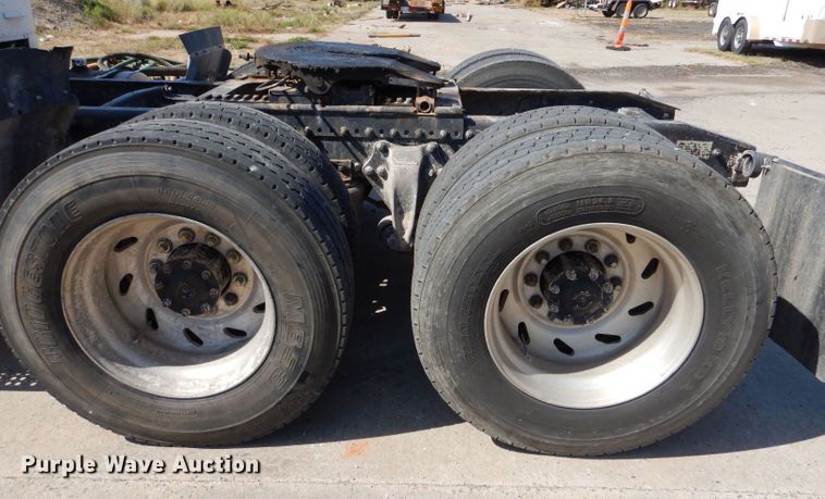 image for item DM2499 1993 Freightliner FLD  semi truck