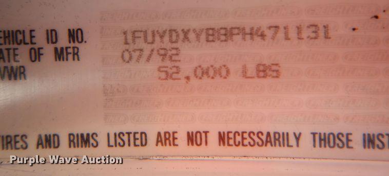 image for item DM2499 1993 Freightliner FLD  semi truck