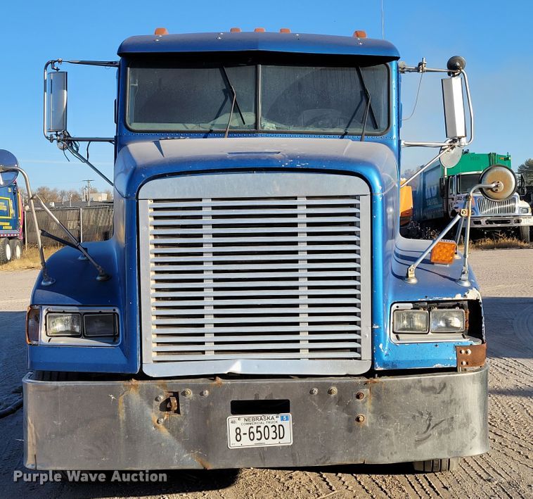 image for item DM8080 1993 Freightliner FLD120  semi truck