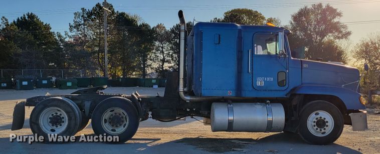 image for item DM8080 1993 Freightliner FLD120  semi truck