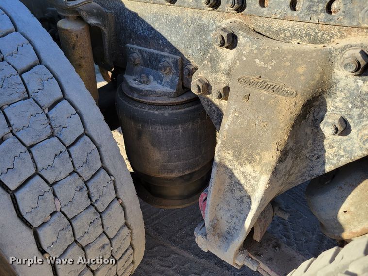 image for item DM8080 1993 Freightliner FLD120  semi truck