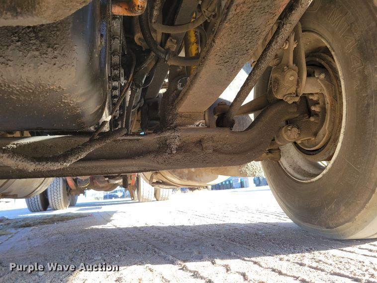 image for item DM8080 1993 Freightliner FLD120  semi truck