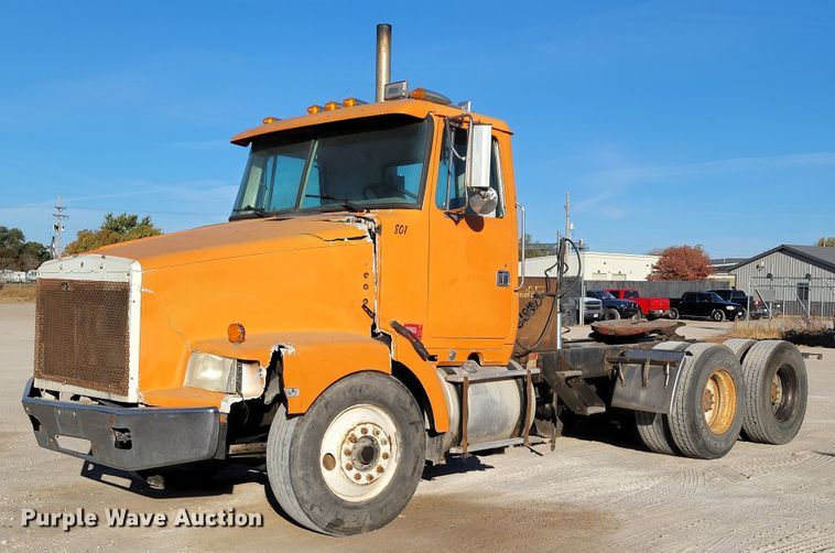 image for item DM8081 1994 White GMC WCA  semi truck