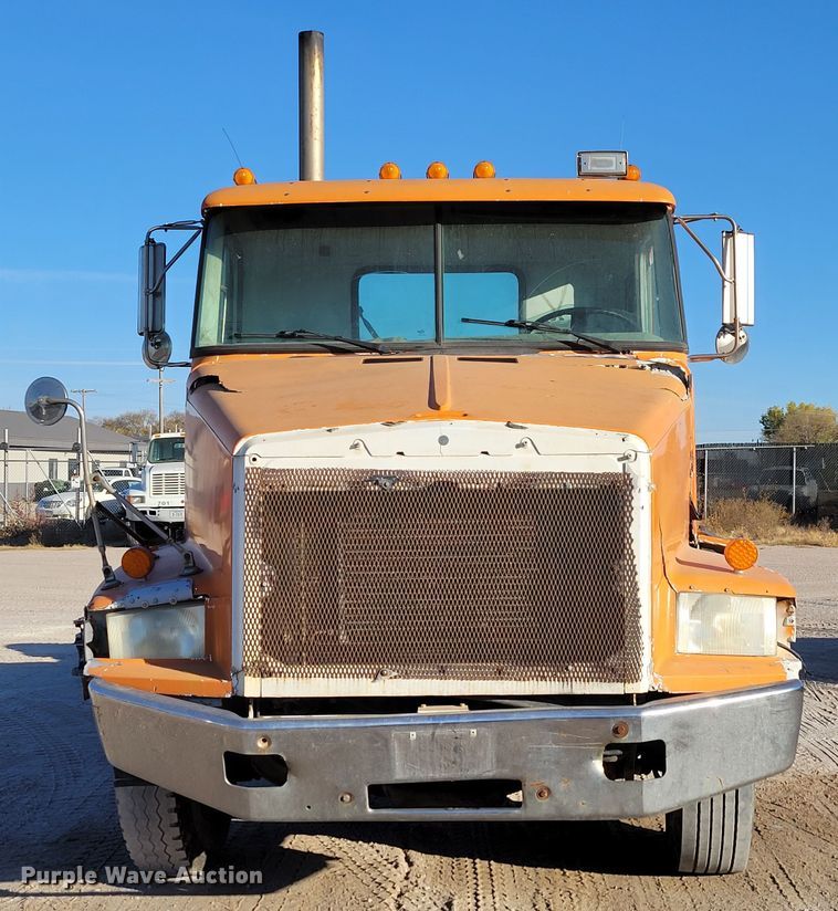 image for item DM8081 1994 White GMC WCA  semi truck