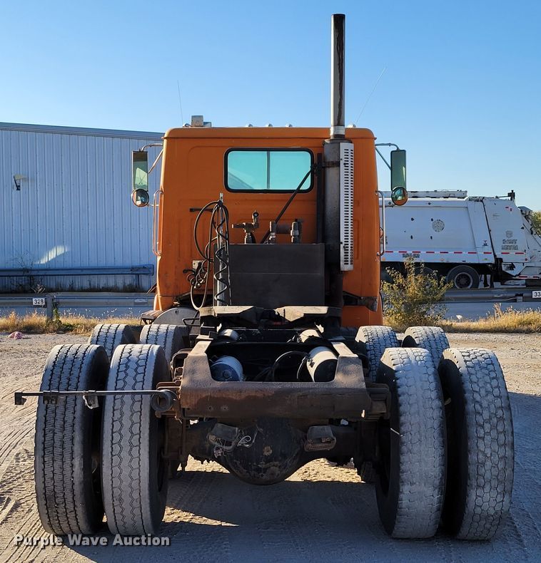 image for item DM8081 1994 White GMC WCA  semi truck