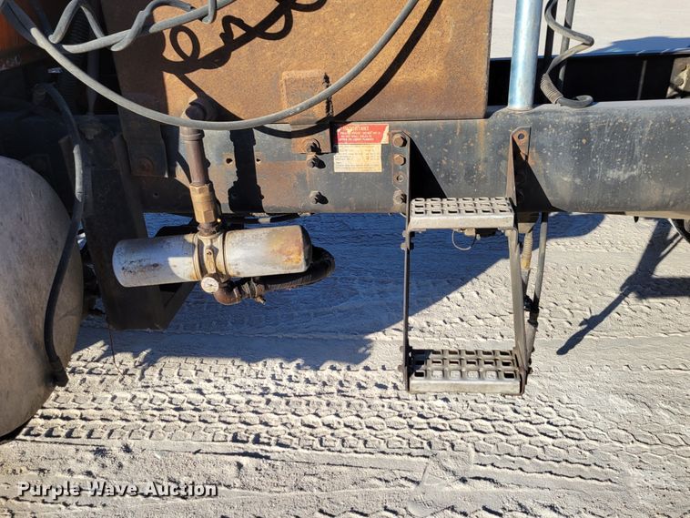 image for item DM8081 1994 White GMC WCA  semi truck