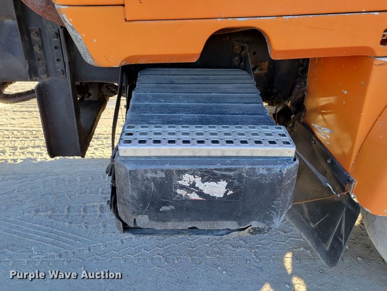 image for item DM8081 1994 White GMC WCA  semi truck