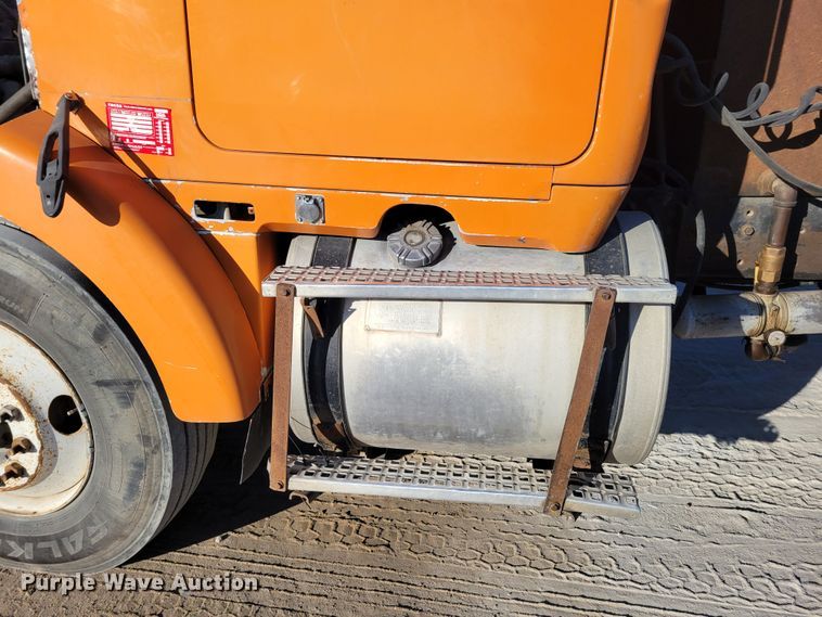 image for item DM8081 1994 White GMC WCA  semi truck