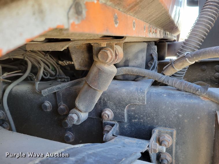 image for item DM8081 1994 White GMC WCA  semi truck