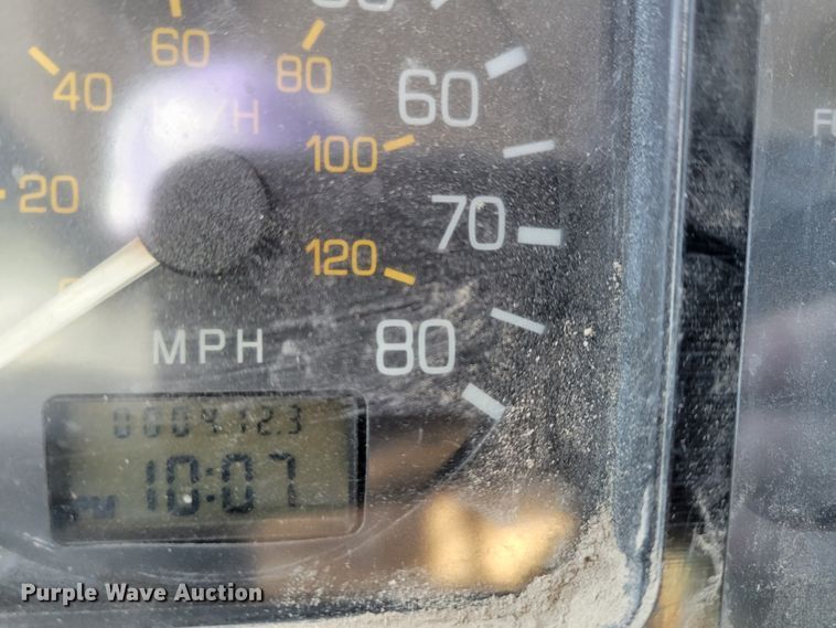 image for item DM8081 1994 White GMC WCA  semi truck