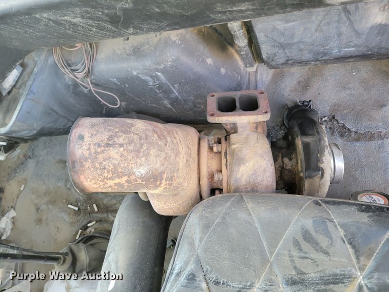 image for item DM8081 1994 White GMC WCA  semi truck