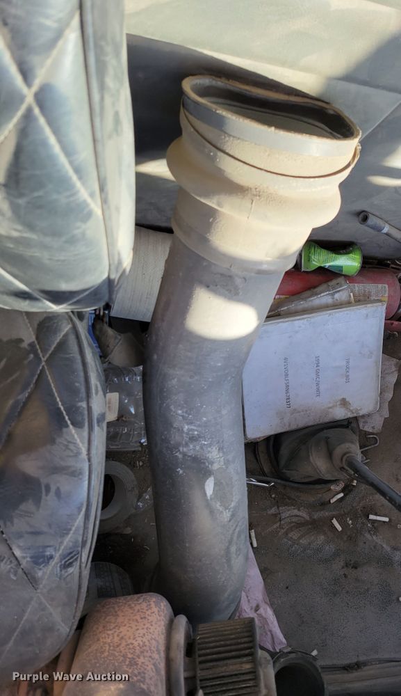 image for item DM8081 1994 White GMC WCA  semi truck