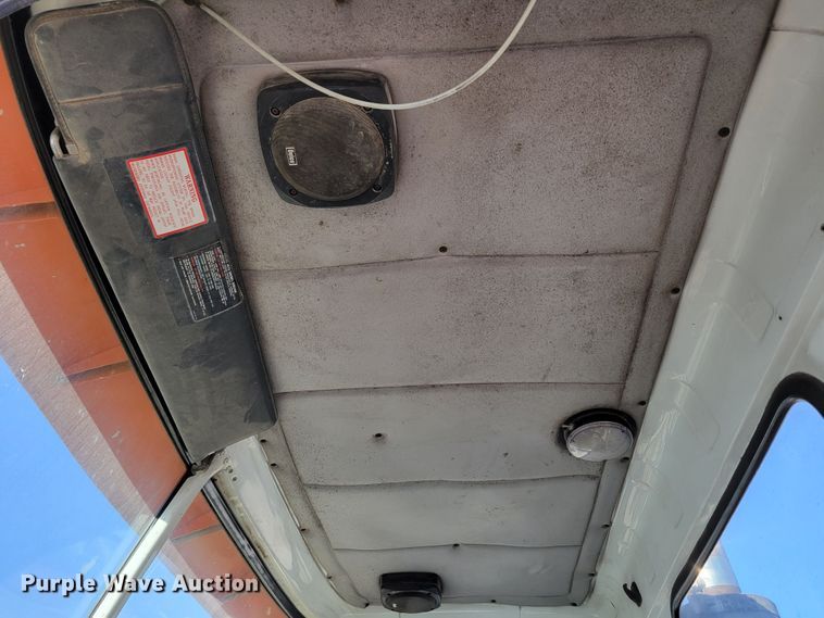 image for item DM8081 1994 White GMC WCA  semi truck