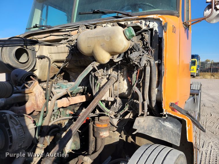 image for item DM8081 1994 White GMC WCA  semi truck