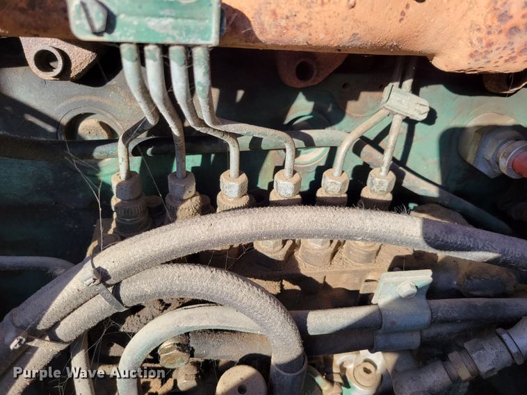 image for item DM8081 1994 White GMC WCA  semi truck