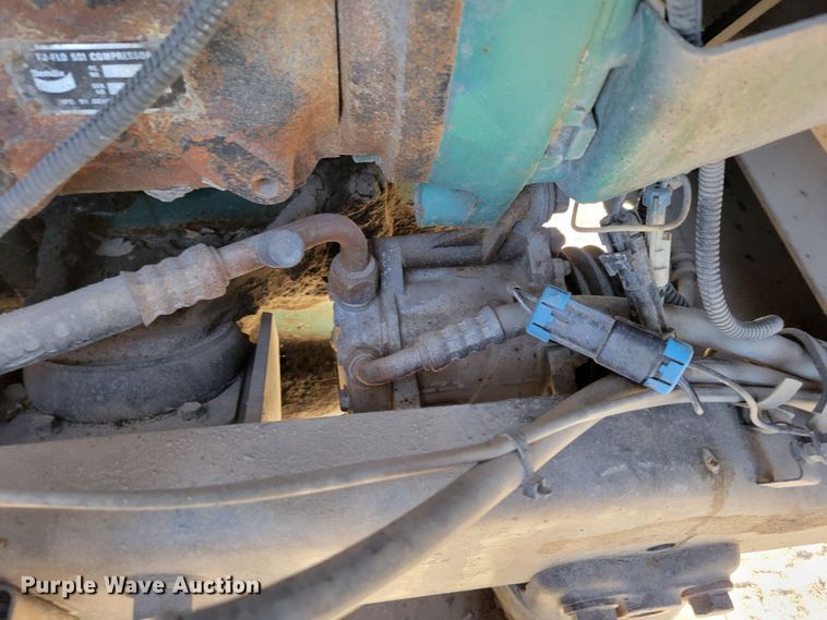 image for item DM8081 1994 White GMC WCA  semi truck