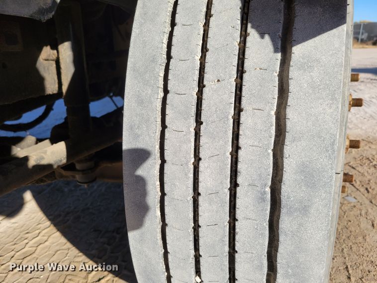 image for item DM8081 1994 White GMC WCA  semi truck