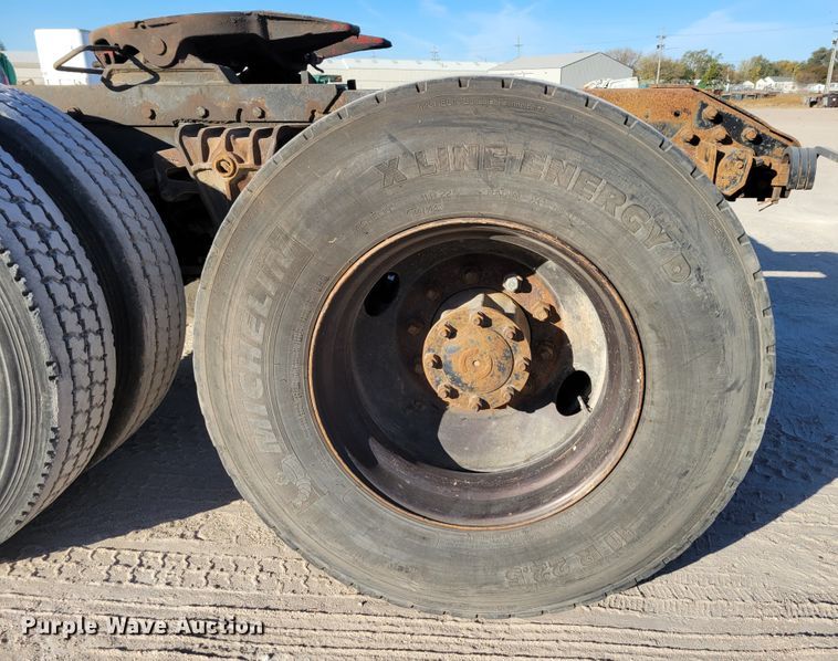 image for item DM8081 1994 White GMC WCA  semi truck