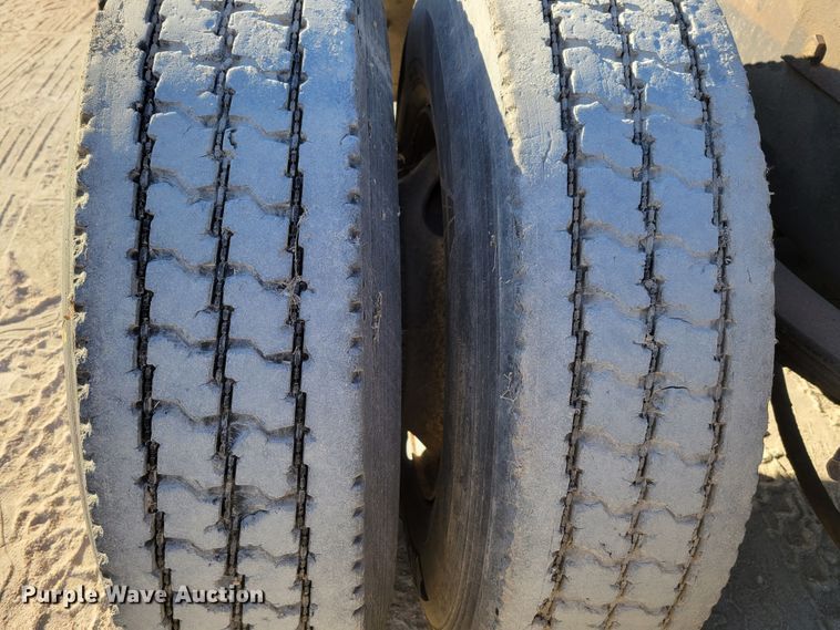 image for item DM8081 1994 White GMC WCA  semi truck