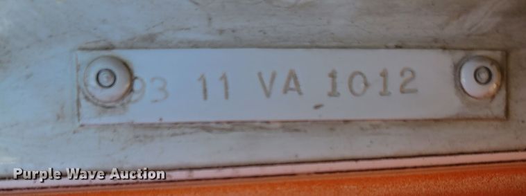 image for item DM8081 1994 White GMC WCA  semi truck