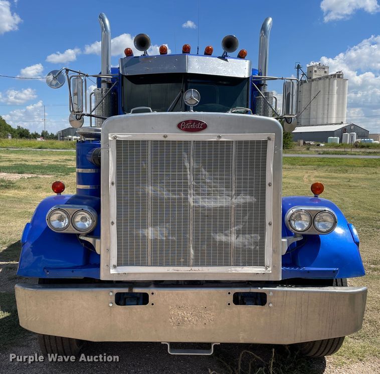 image for item DN5165 1986 Peterbilt 359  semi truck