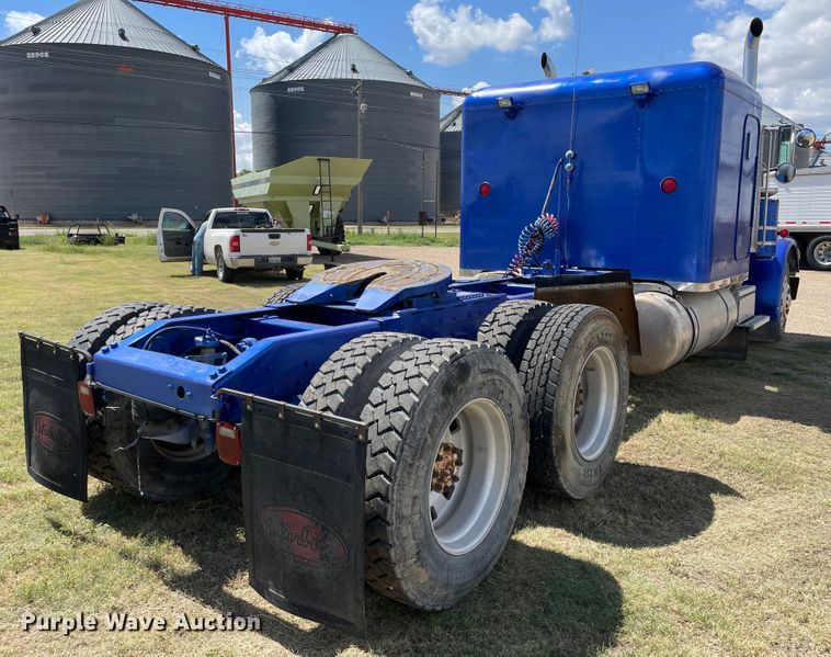 image for item DN5165 1986 Peterbilt 359  semi truck