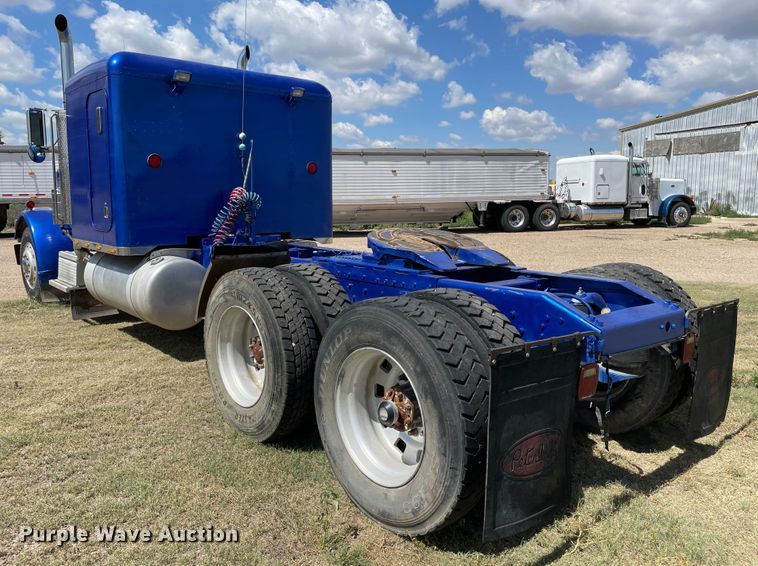 image for item DN5165 1986 Peterbilt 359  semi truck