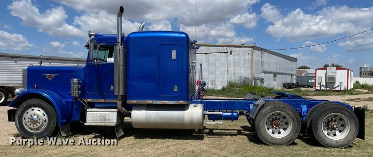 image for item DN5165 1986 Peterbilt 359  semi truck