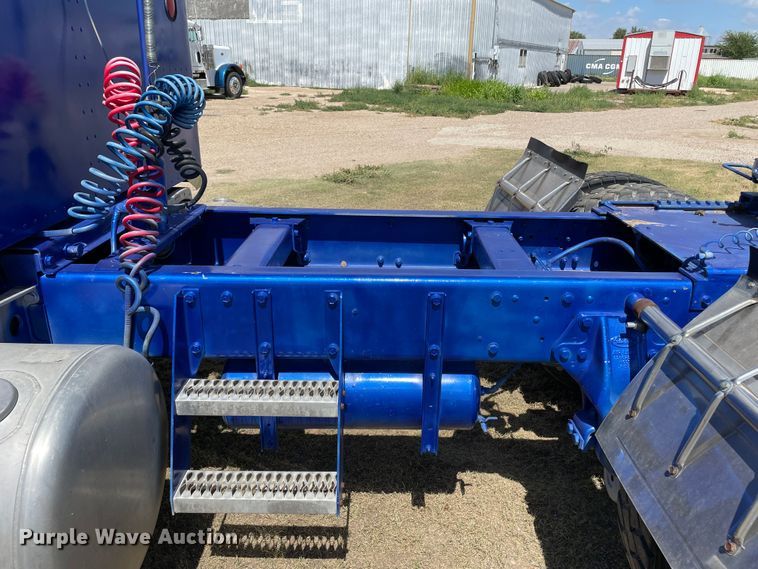 image for item DN5165 1986 Peterbilt 359  semi truck