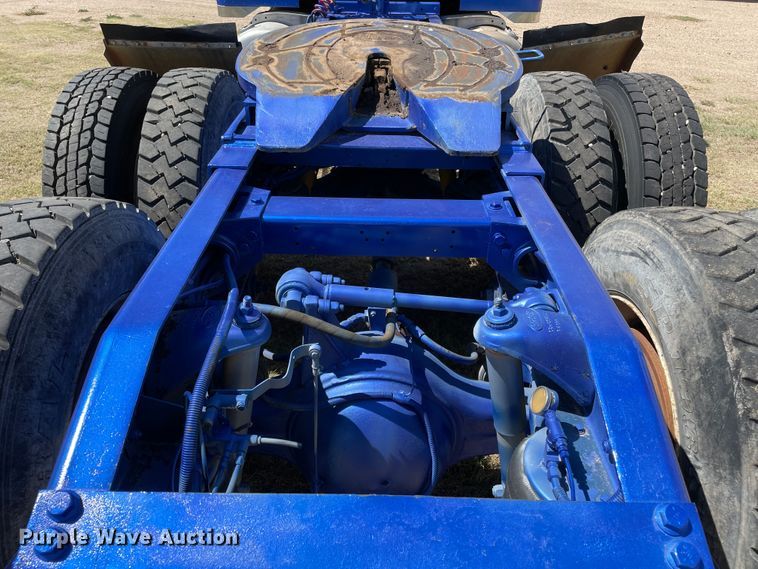 image for item DN5165 1986 Peterbilt 359  semi truck