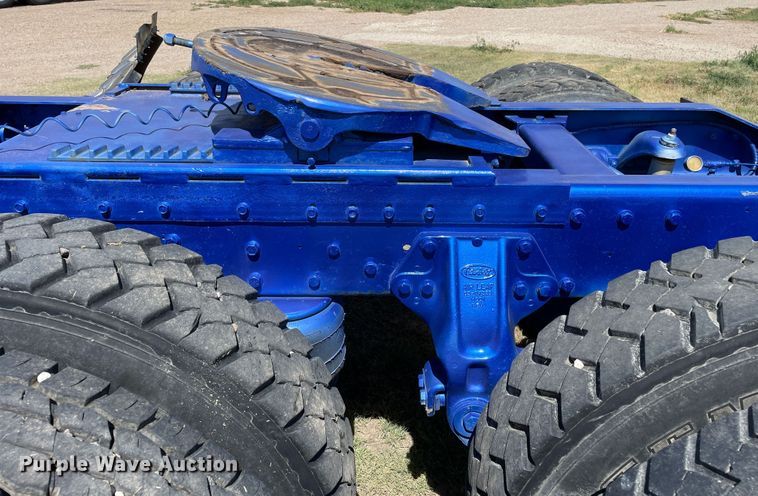 image for item DN5165 1986 Peterbilt 359  semi truck