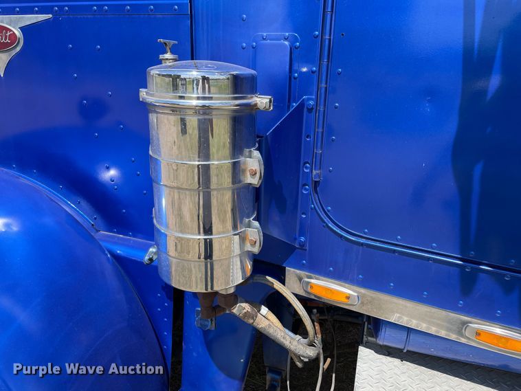 image for item DN5165 1986 Peterbilt 359  semi truck