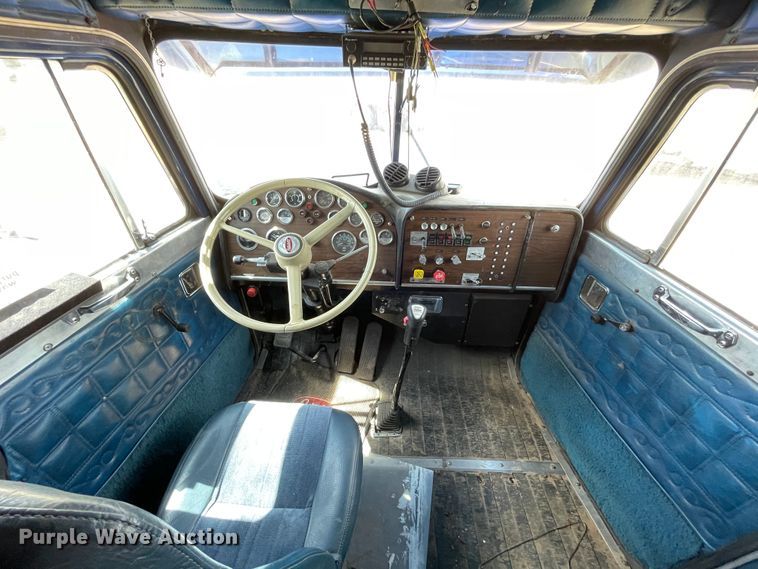 image for item DN5165 1986 Peterbilt 359  semi truck