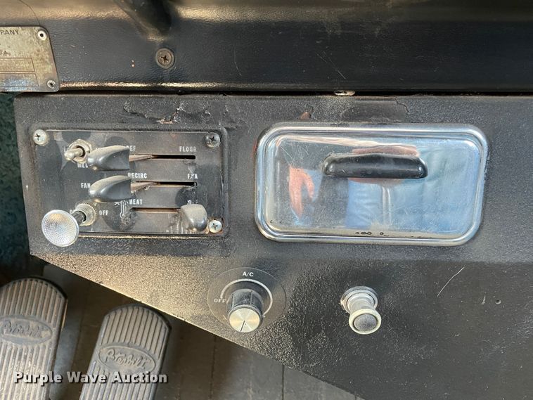 image for item DN5165 1986 Peterbilt 359  semi truck