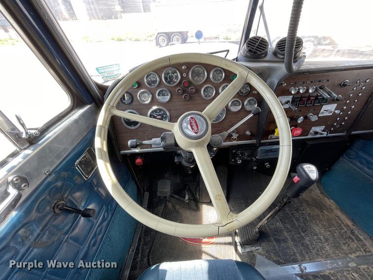 image for item DN5165 1986 Peterbilt 359  semi truck