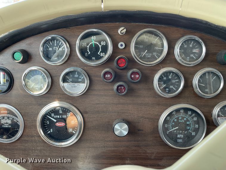 image for item DN5165 1986 Peterbilt 359  semi truck