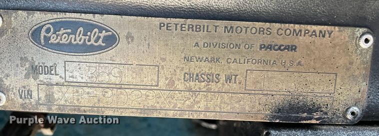 image for item DN5165 1986 Peterbilt 359  semi truck